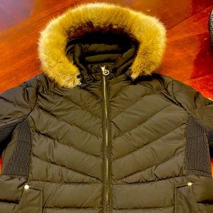 NWT perfect down MK coat. I wore it 2x your love will ❤️it 🥰😊.Super soft&comfy